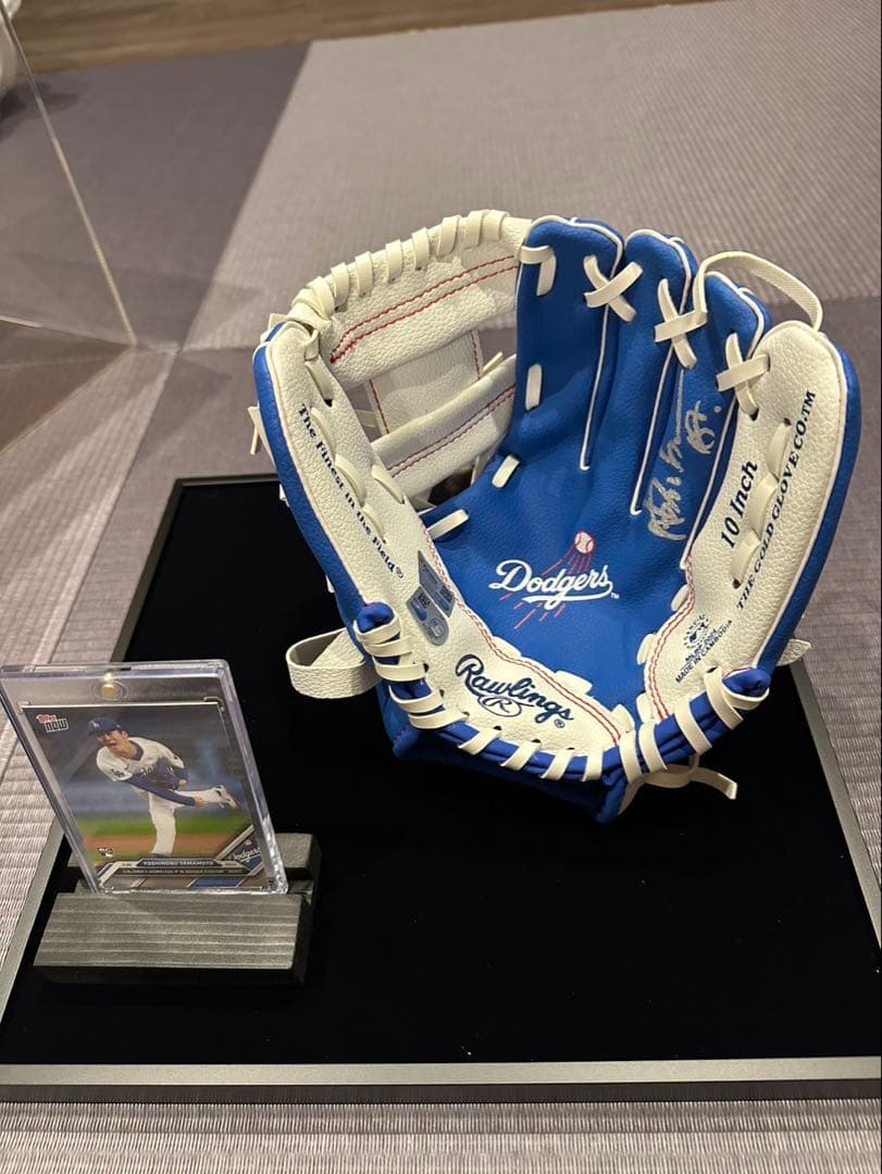 Dodgersドジャース 山本由伸 直筆サイン入り グローブ 10インチ&カード