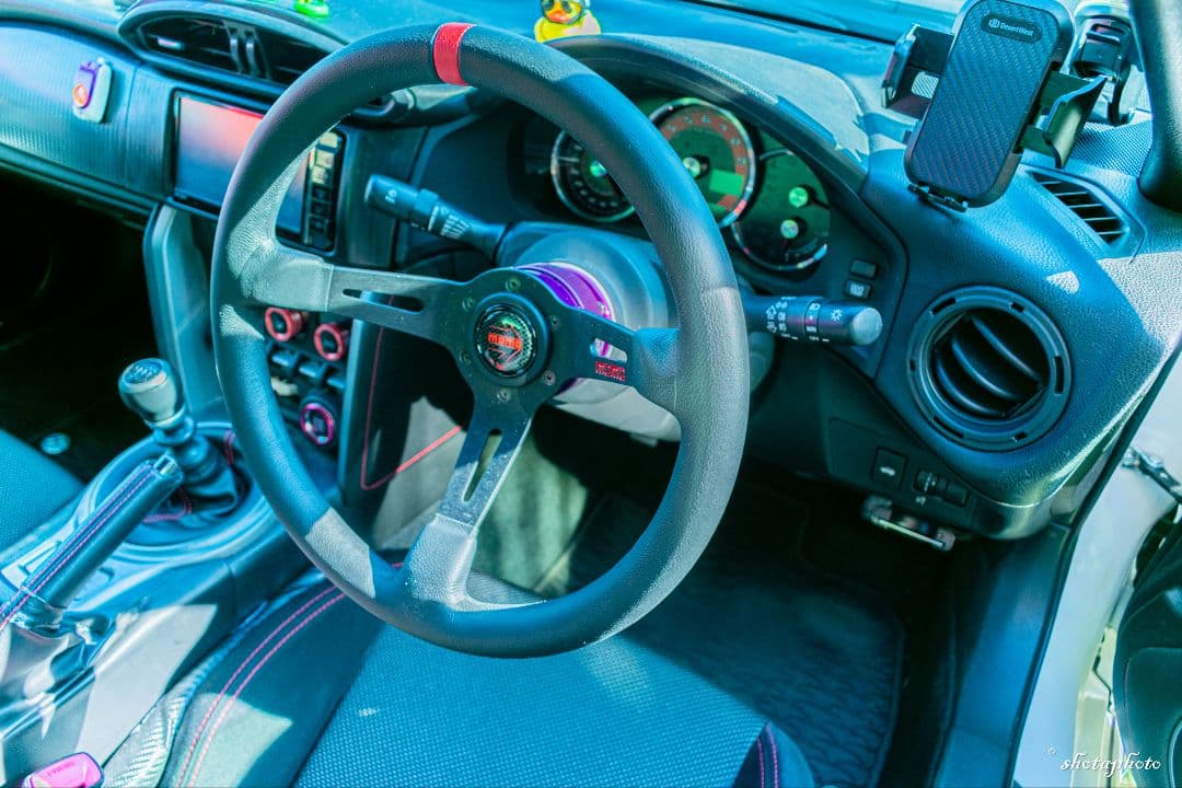 モモステアリング　ホーンボタン元のものあり