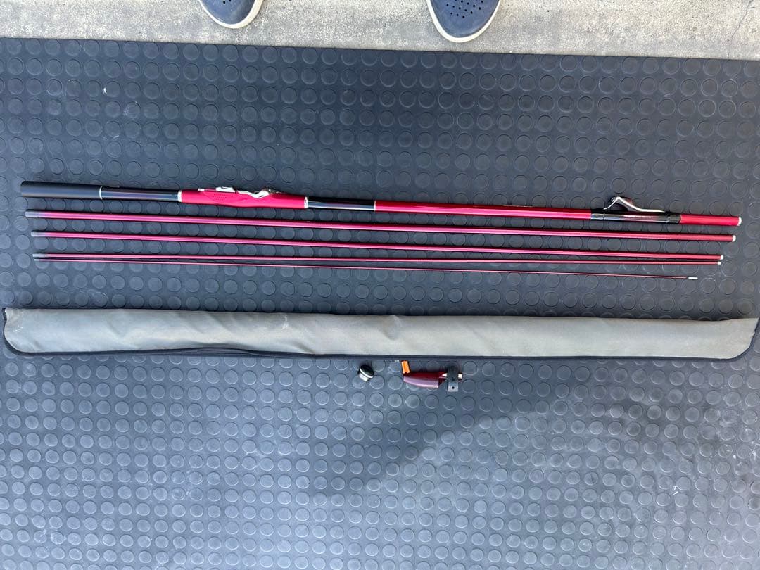 MEGADRY 磯竿 赤/黒 ロッドケース付き