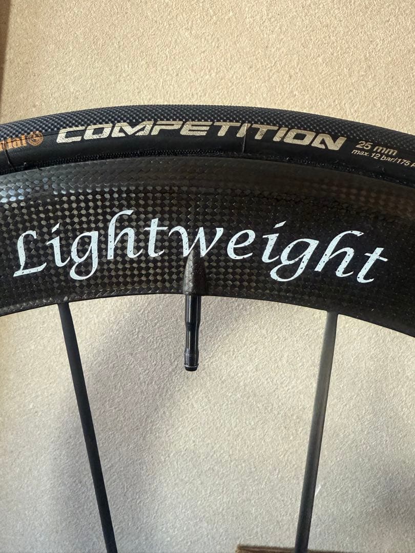 Lightweight カーボンホイール