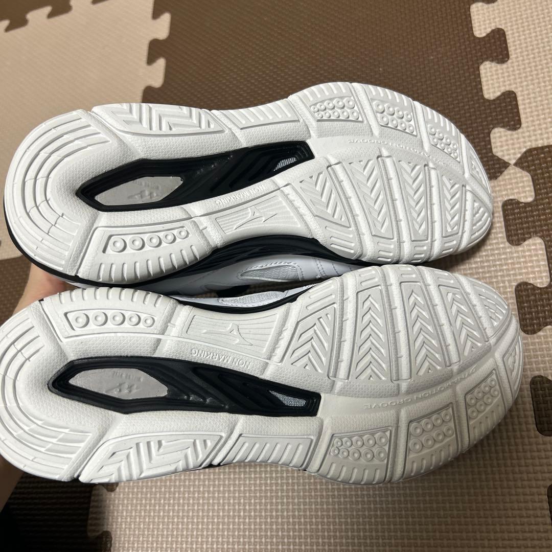 バレーボールシューズ　25cm