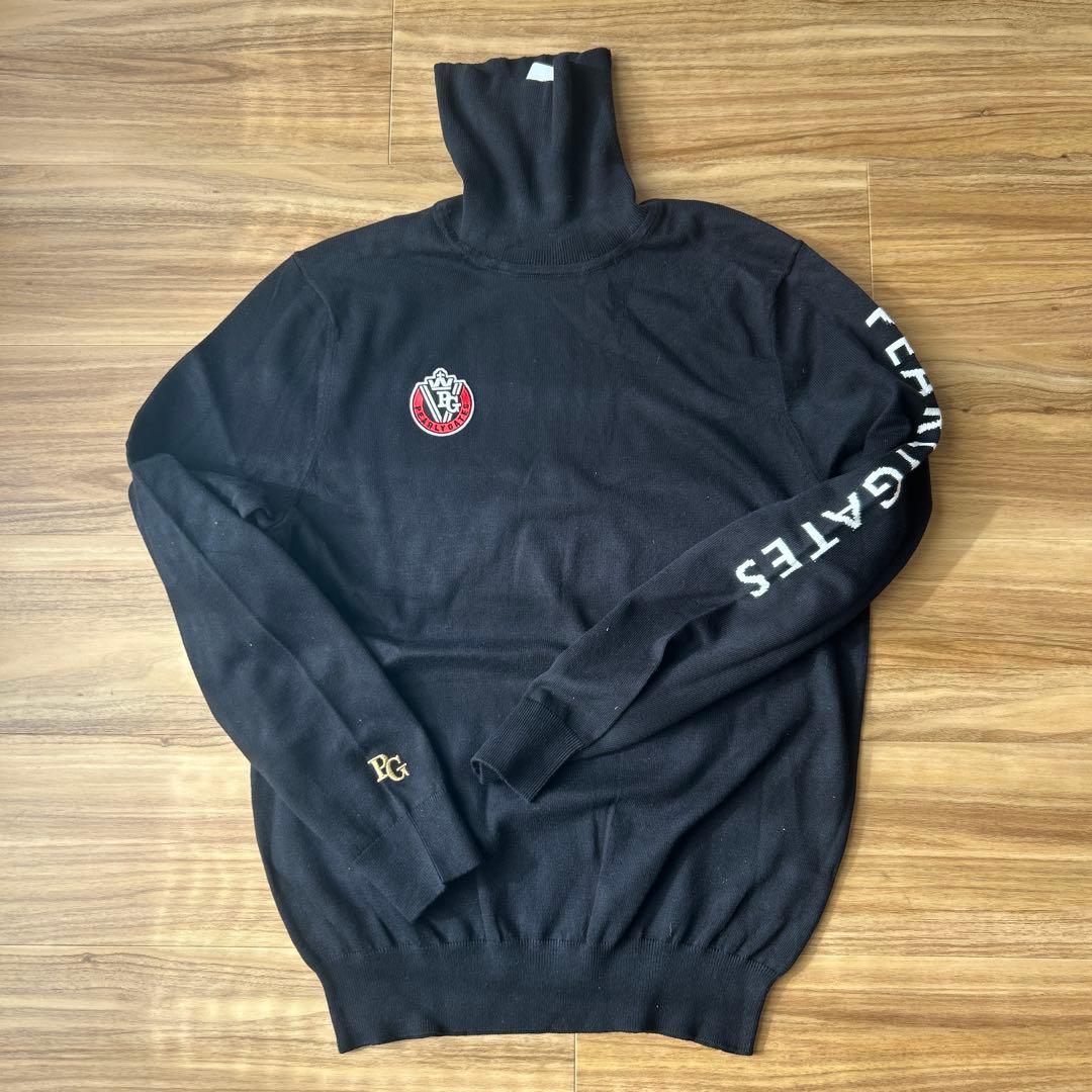 PGロゴ　ブラックハイネックセーター