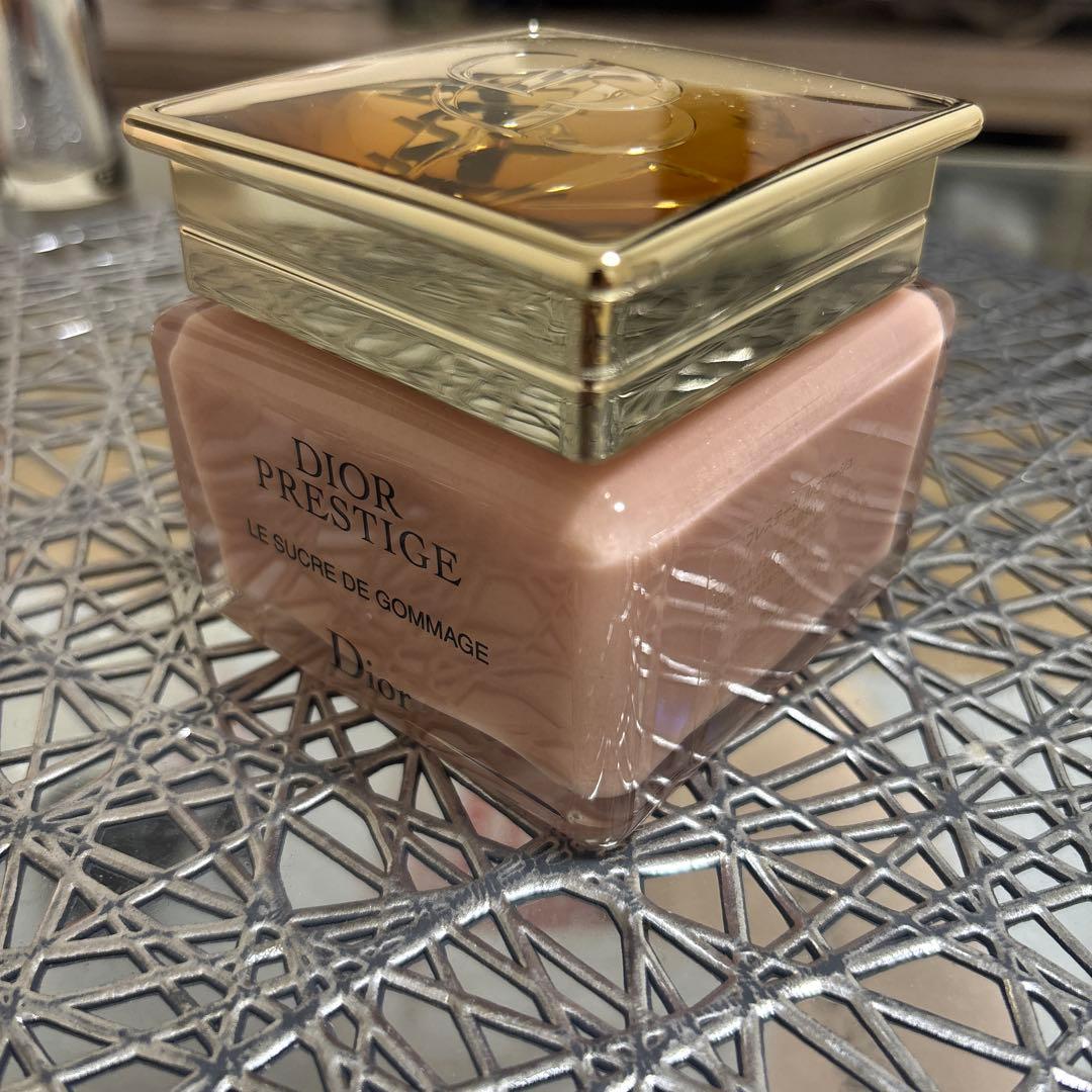洗顔料 Dior Prestige Le Sucre de Gommage