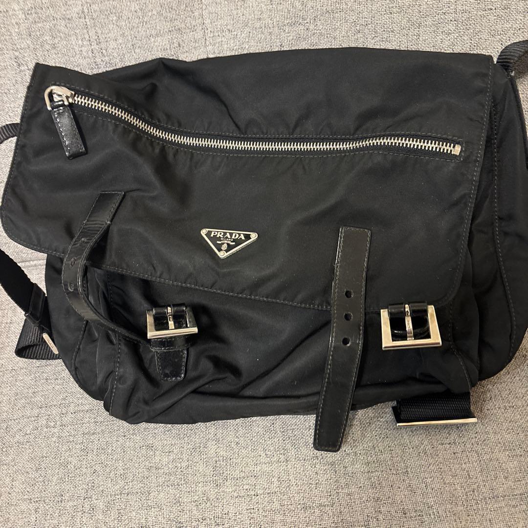 PRADA ブラックナイロンショルダーバッグホン