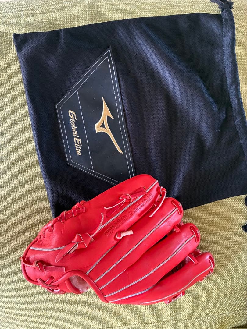 Mizuno Global Elite 軟式グローブ レッド　右利き