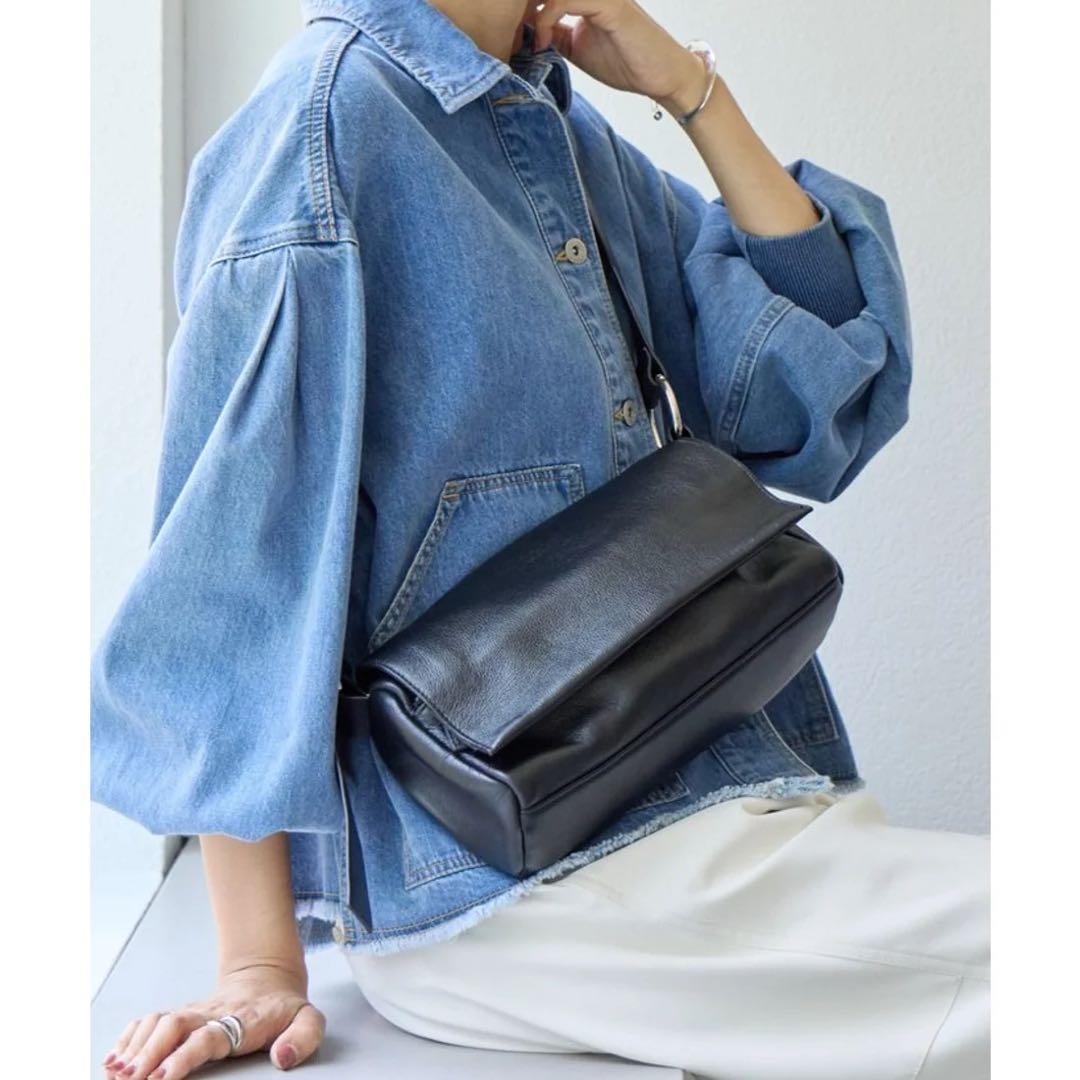 BEARDSLEY レザーボディバッグ