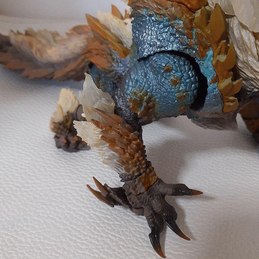 モンスターハンター　ジンオウガ　フィギュア