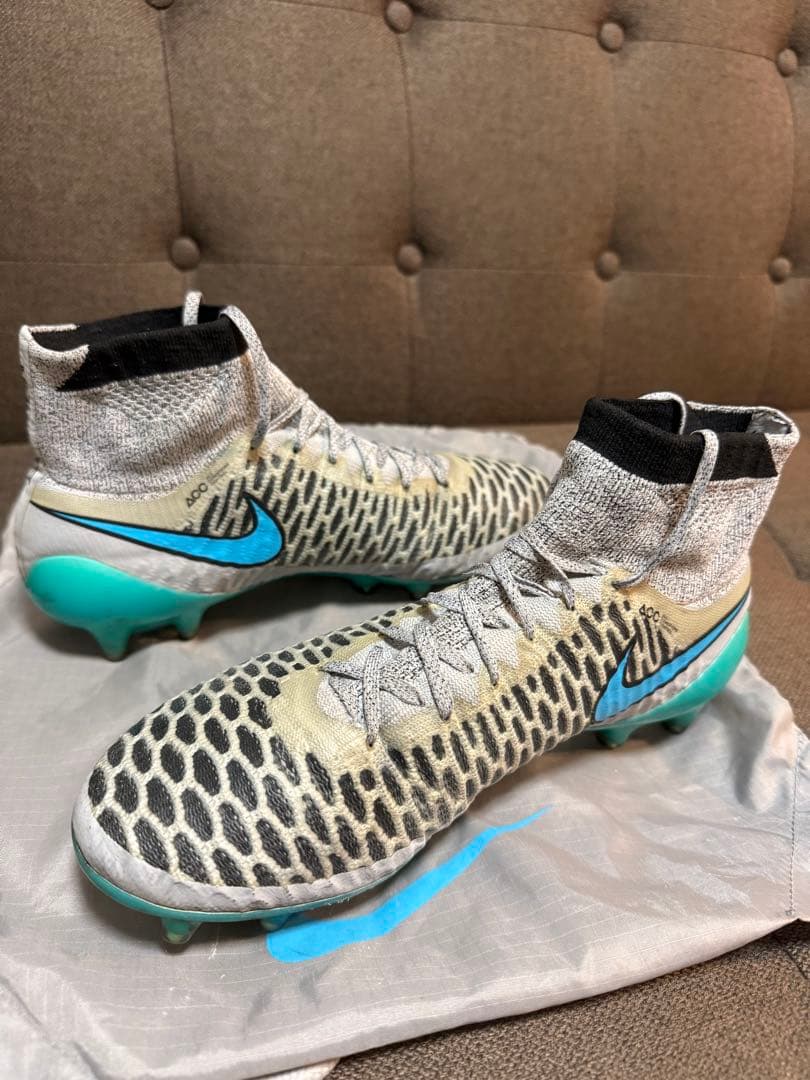 シューズ NIKE Magista Obra FG 24.5cm