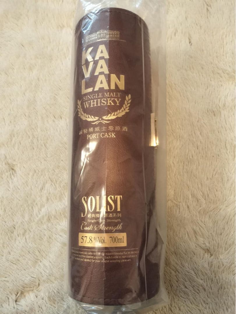 KAVALAN SOLIST シングルモルトウイスキー 700ml 57.8%