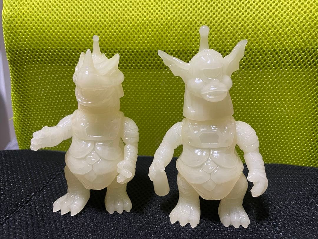 蓄光　怪獣 ソフビ　2体セット　愚魚　Mermur