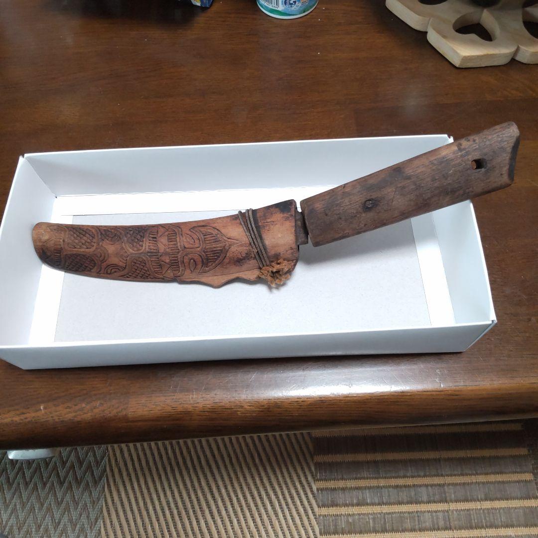 彫刻付き木製刀 約30cm