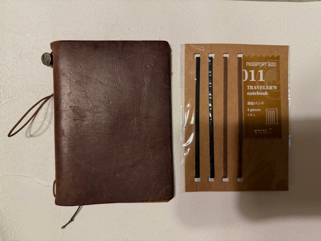 旧ロゴmidori travelers notebook 連結バンド付