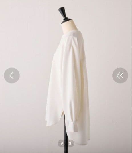 ホワイト長袖トップス