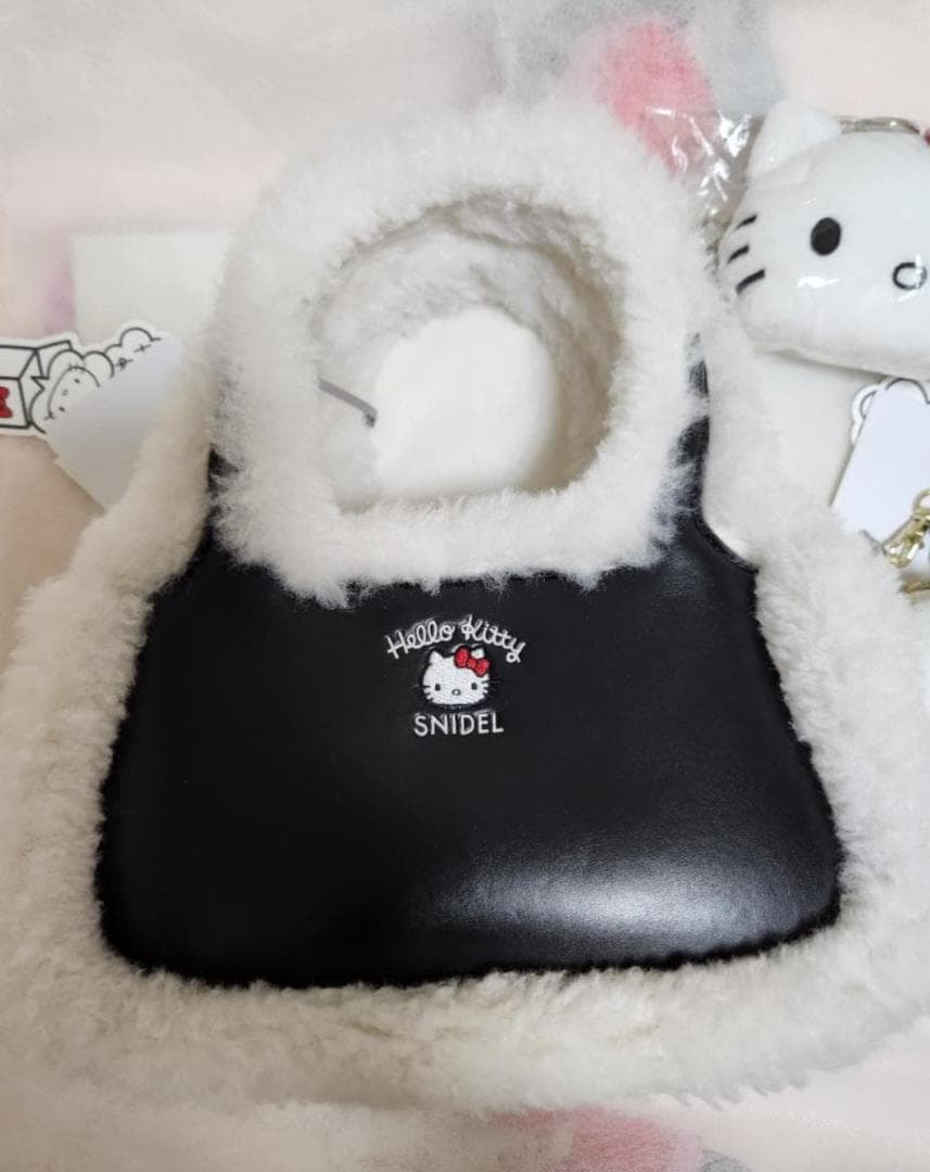 SNIDEL ファー ハンドバッグ & ハローキティ キーチェーン