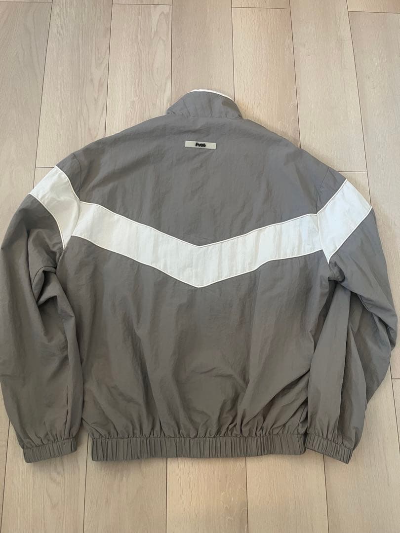 最終値下げ！pvot ベージュ ホワイト ナイロンジャケット M