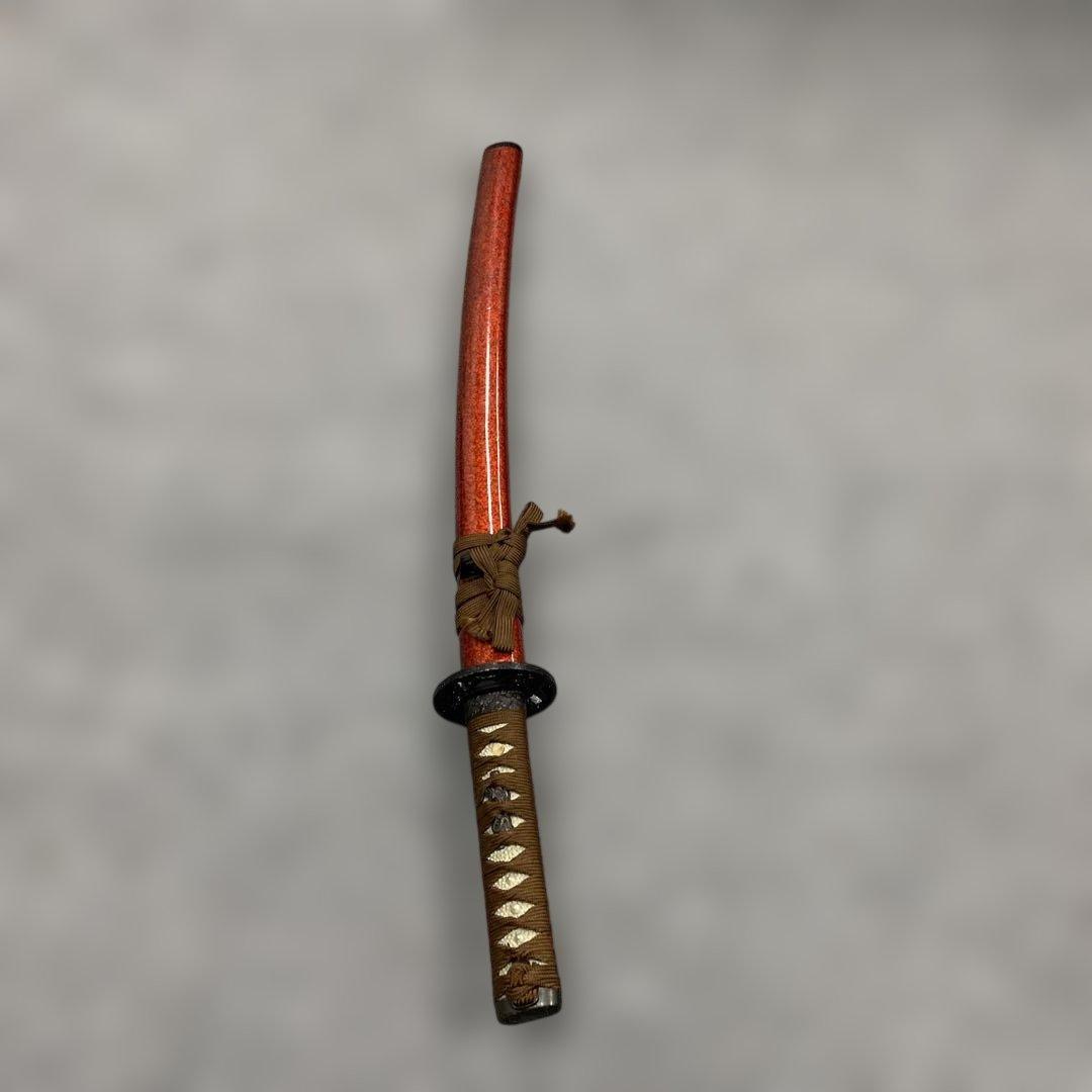 未開刃，模造刀、白鞘 刀 剣 長尺模造刀 模擬刀 劇亀甲模様の反り刀 赤い鞘付き