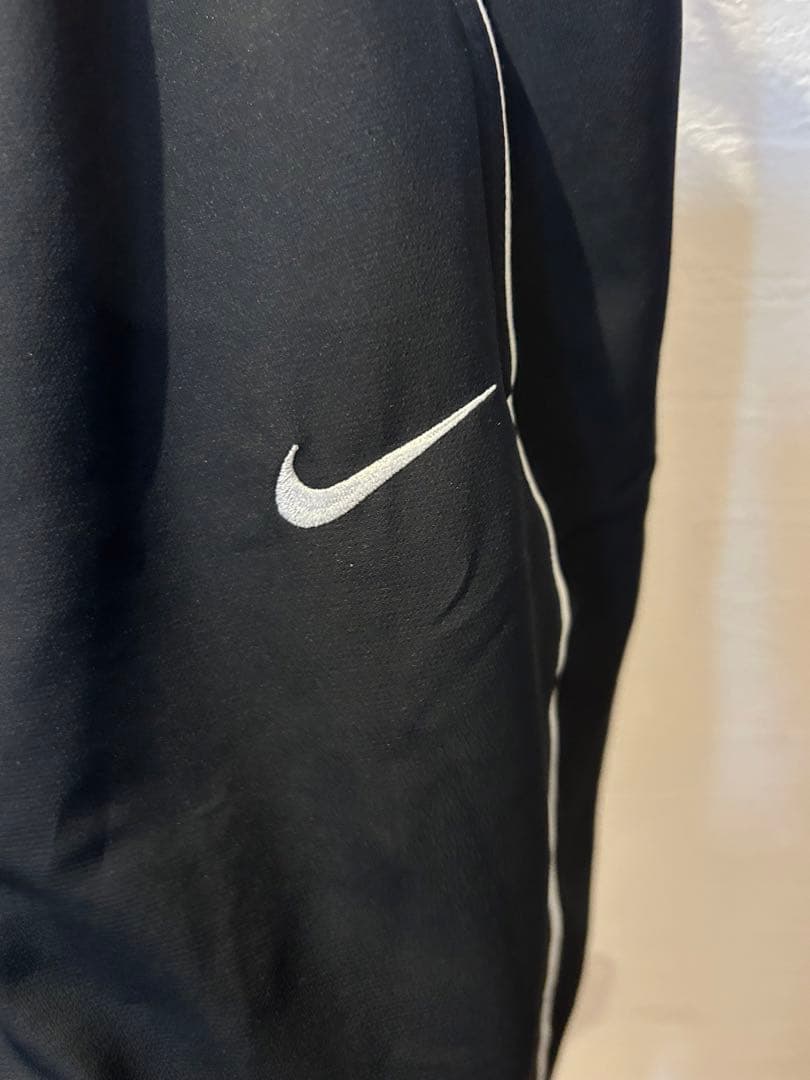 supreme NIKEコラボ　トラックパンツブラック　Mサイズ