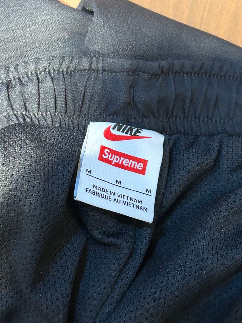 supreme NIKEコラボ　トラックパンツブラック　Mサイズ