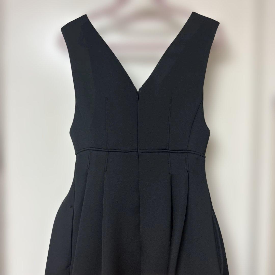 しゅりきゃっと ブラック ノースリーブ 膝丈ワンピース