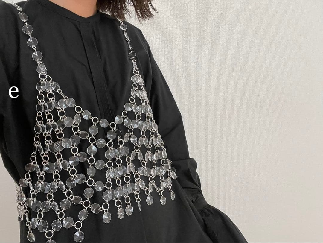 ビジュートップス ビジューキャミソール　ベスト