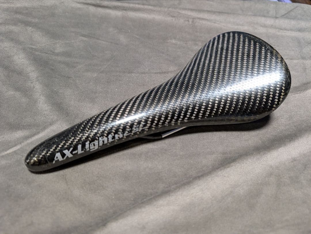 AX Lightness sprint カーボンサドル