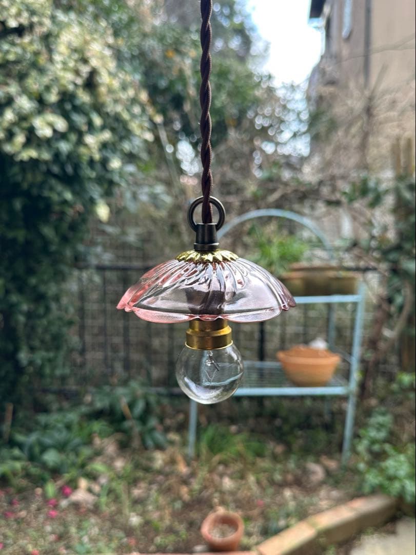 20年代 フランス アンティーク 螺旋模様ピンクガラスのお花アトリエランプ＊