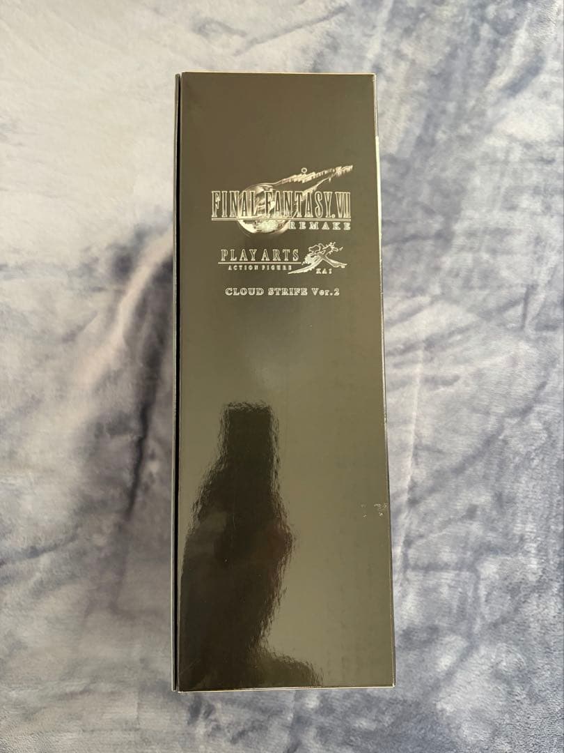 PLAY ARTS改 クラウド ストライフ　FFリメイク　新品未開封品