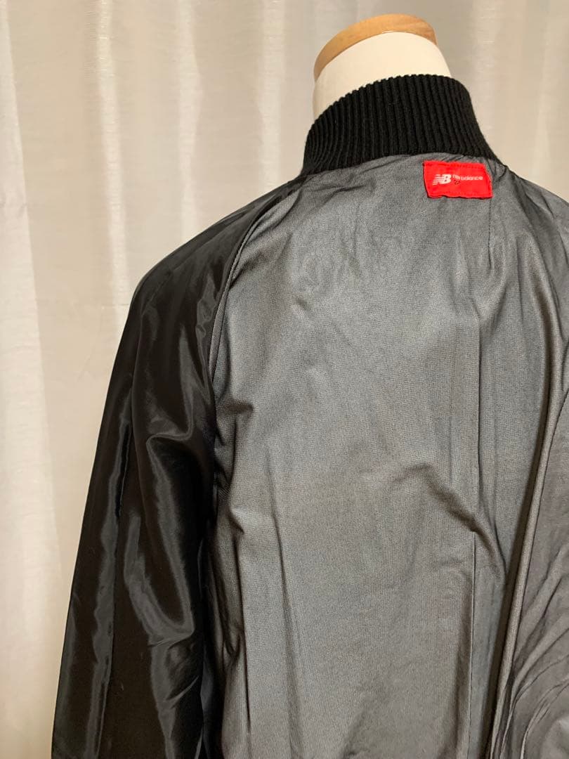 ニューバランスニットアウター防風仕様