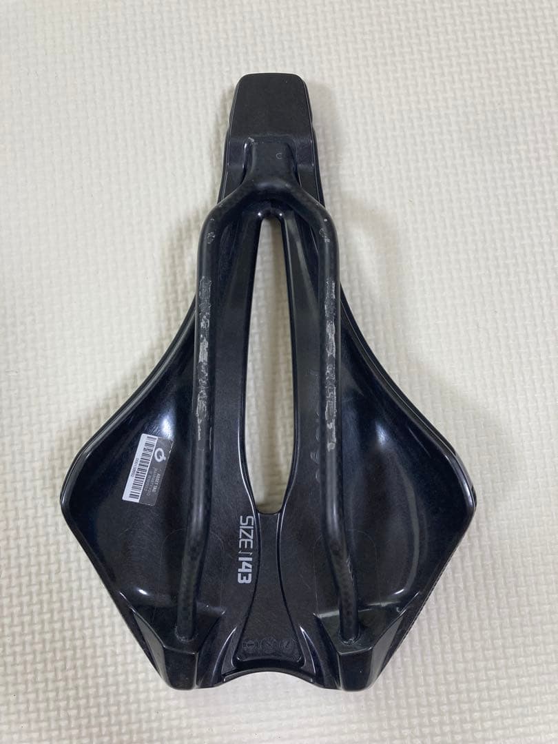 【フィジーク】アンタレス　ヴァーサス　エボ R1 アダプティブ