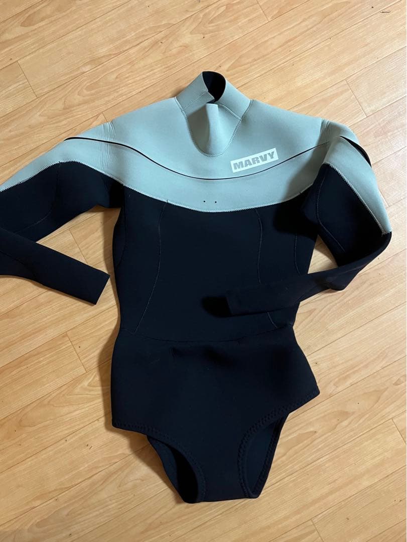 MARVY スプリングウェットスーツ 黒/水色