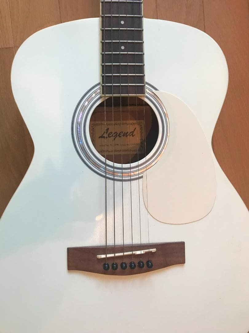 アコースティックギター　LEGEND（レジェンド）白