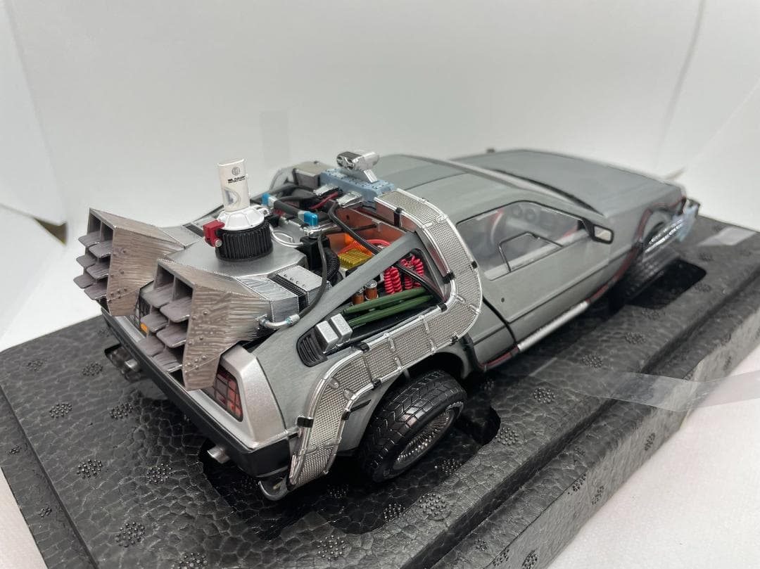 205-100 HotWheels 1/18 バック トゥ ザ フューチャー