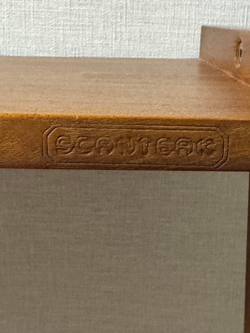 スキャンティーク　飾り棚