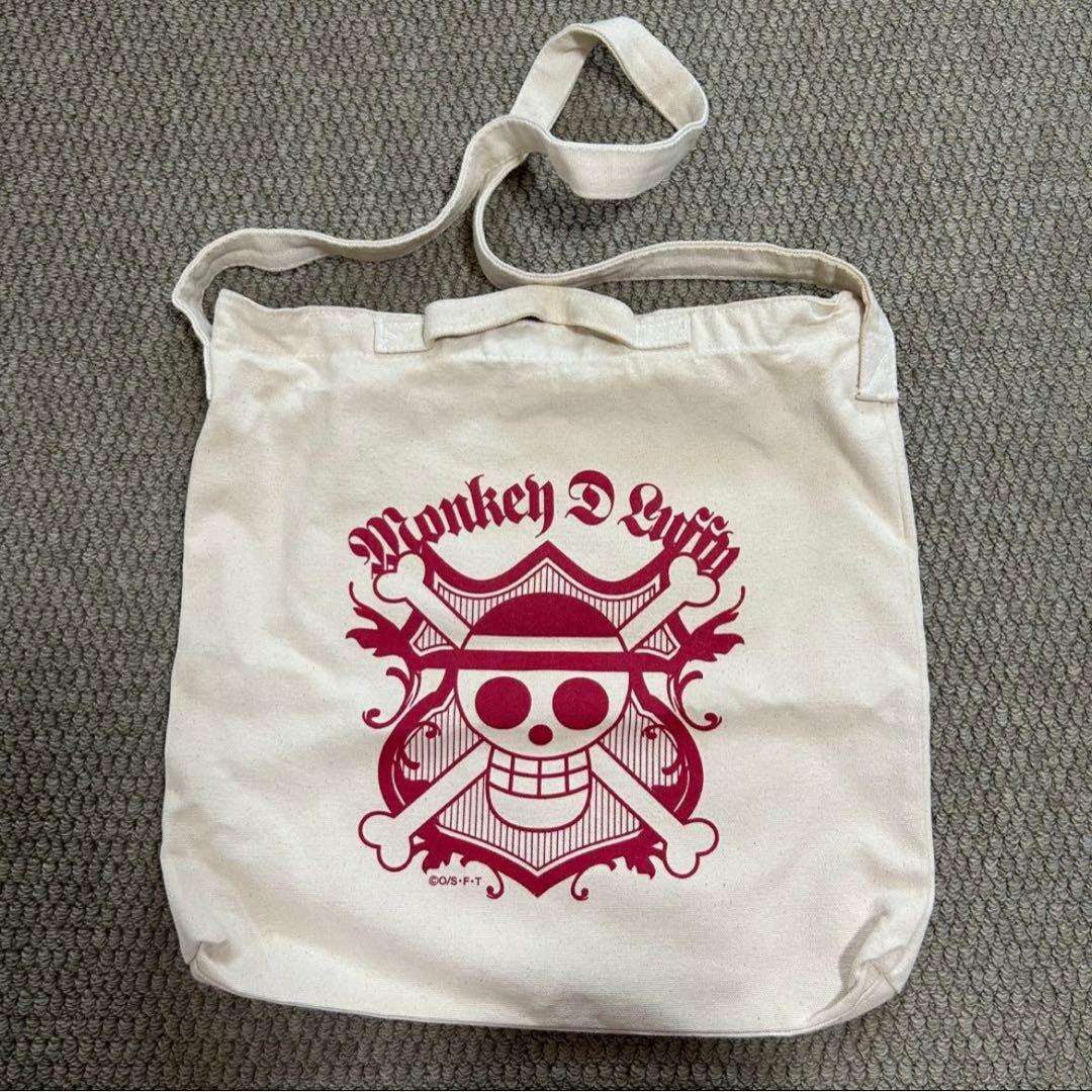 ①ワンピース　Hello, ONE PIECE コカコーラ　缶バッジ