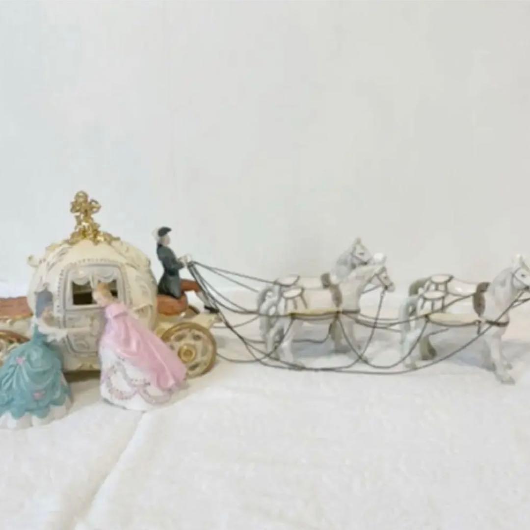 アンティーク　シンデレラ　陶器置物　ライト　オルゴール　中世　馬車　馬　古美術