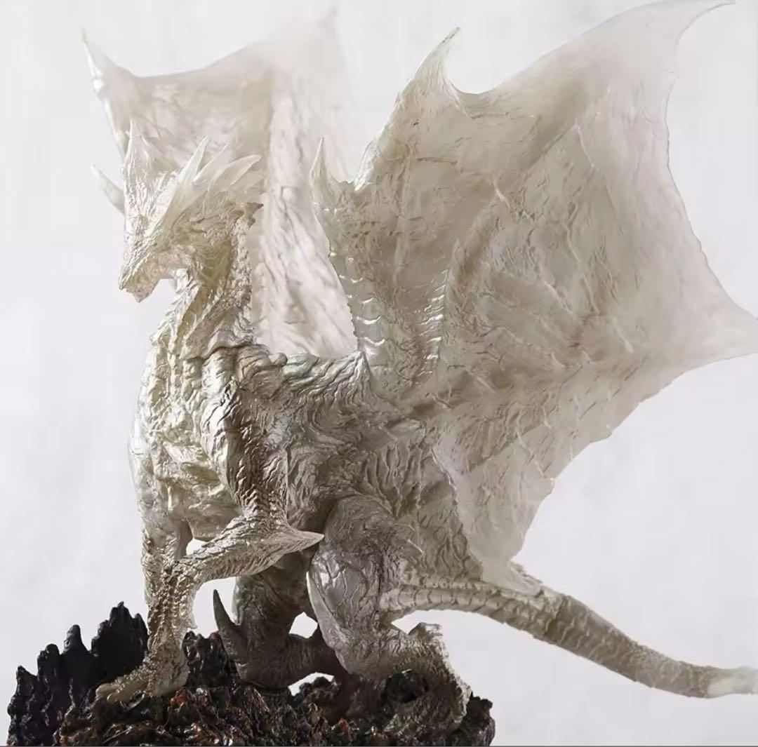 モンスター・ハンター　クシャルダオラ　脱皮　フィギュア