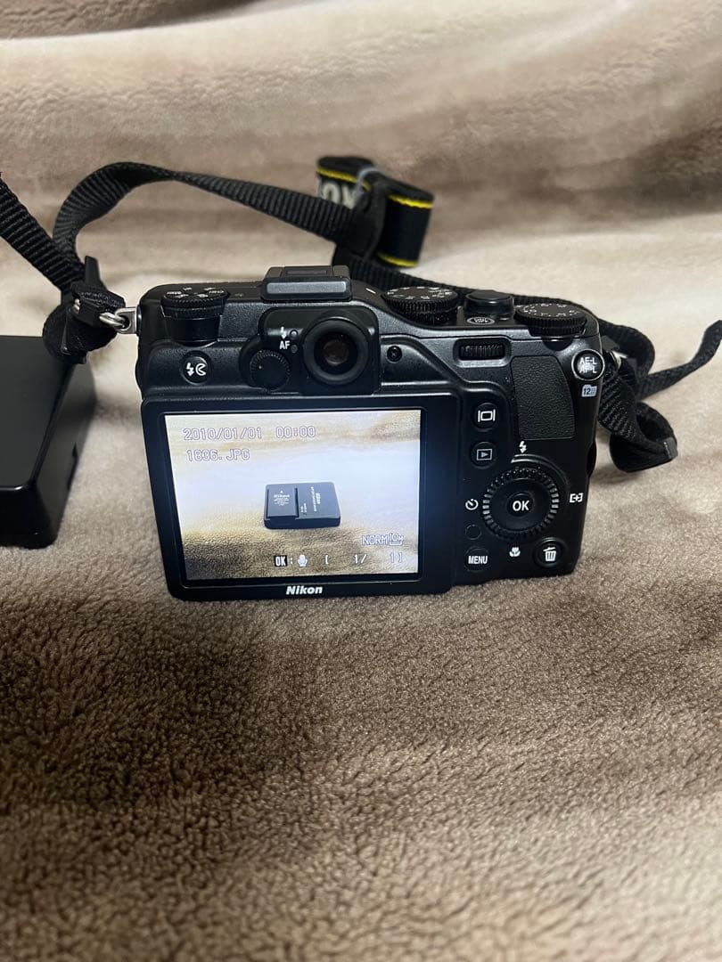 Nikon coolpix P7000 コンパクトデジタルカメラ