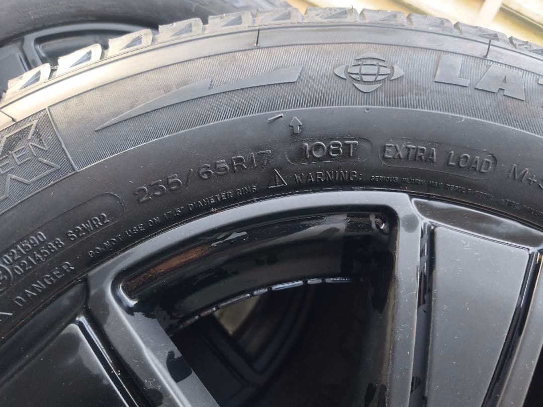 LATITUDE X-ICE 235/65R17 4本セット　スタッドレス