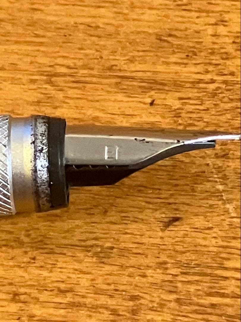 ロットリング600 万年筆 シルバー