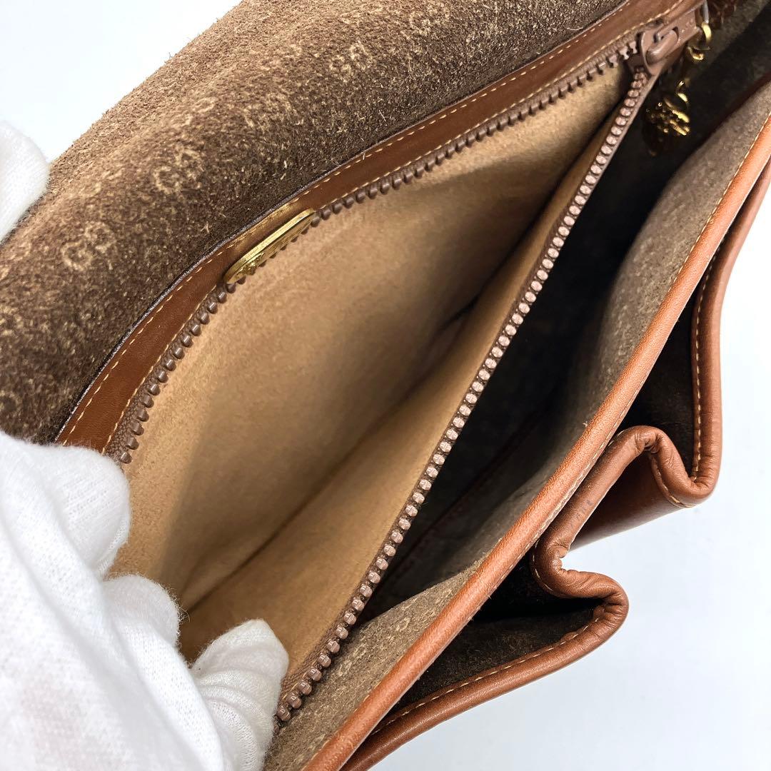 【GUCCI】メッセンジャーバッグ　ゴールド金具　レザー　ダークブラウン　A4