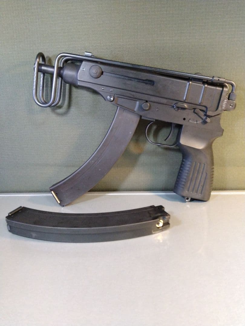 作動快調な美品！KSC スコーピオン　ガスブロ　HW樹脂　40連マガジン２本付！