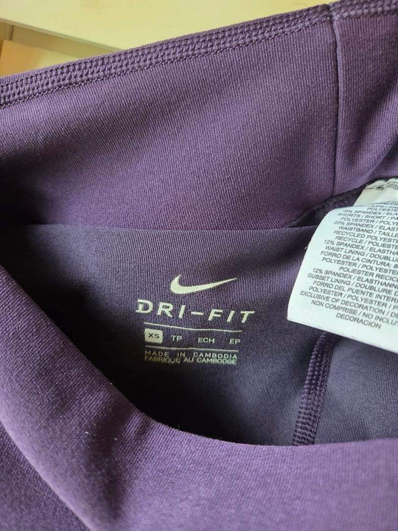 NIKE　ビクトリースコート(テニス　アドミラル　FILA　)