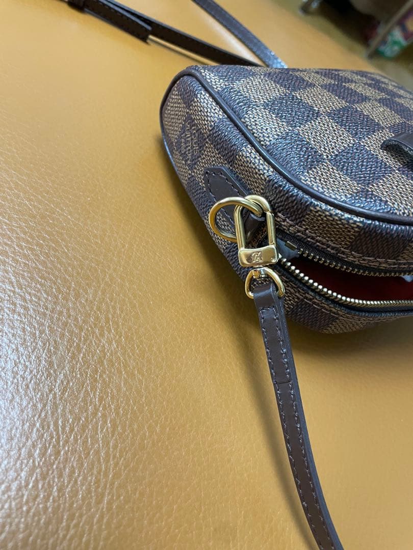 louis vuitton ダミエ、大事に使ってたので綺麗です