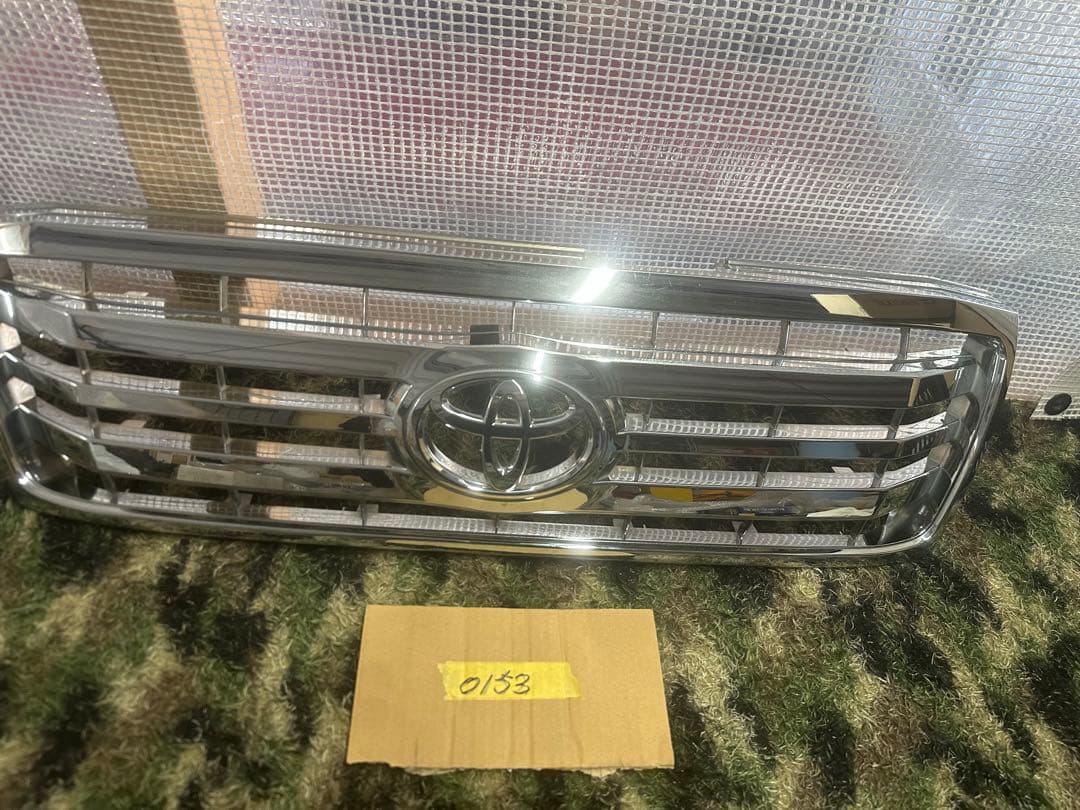 ランドクルーザー100フロントグリル　HDJ101K　ラジエーターグリル