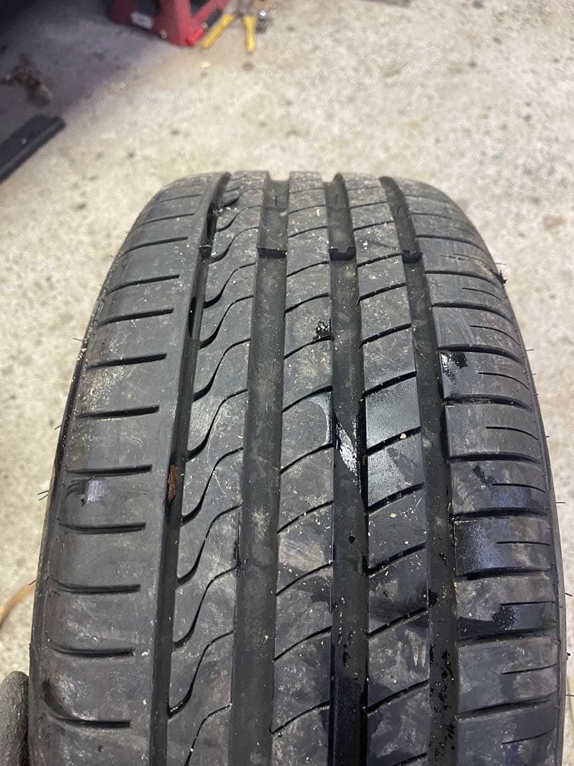 17インチメーカー不明 たぶん9j225 45 17 バリ山2本です。