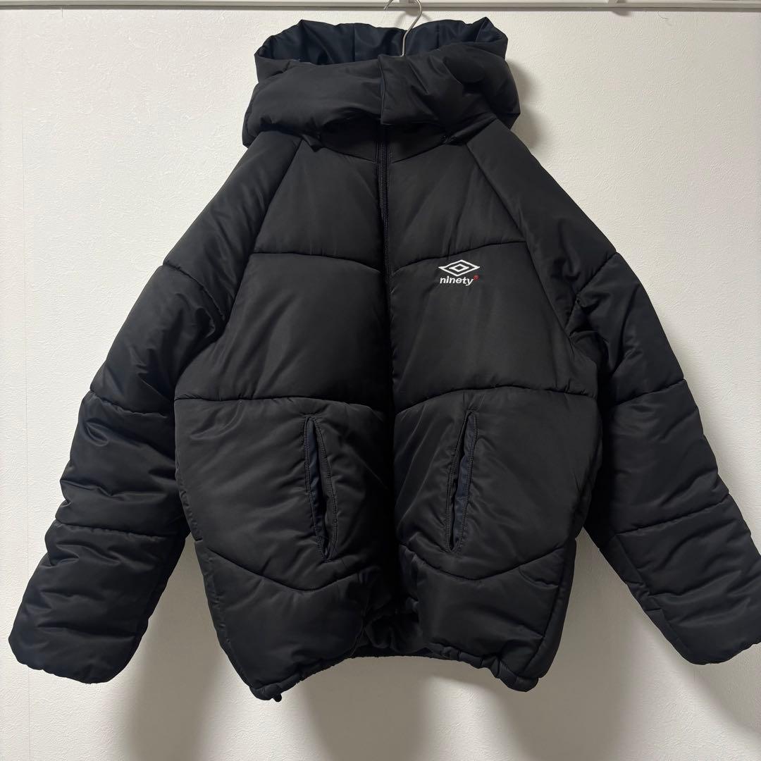 未使用級✨アンブロ×9090 中綿　ダウンジャケット　コラボ　ブラック　M 刺繍
