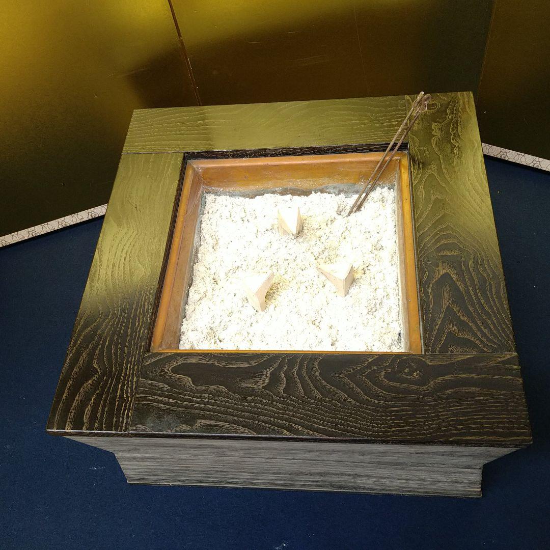 AJ66 置炉 焼杉 楔型 蓋 白灰 五徳 火箸付 銅落とし 焼桐 茶道具