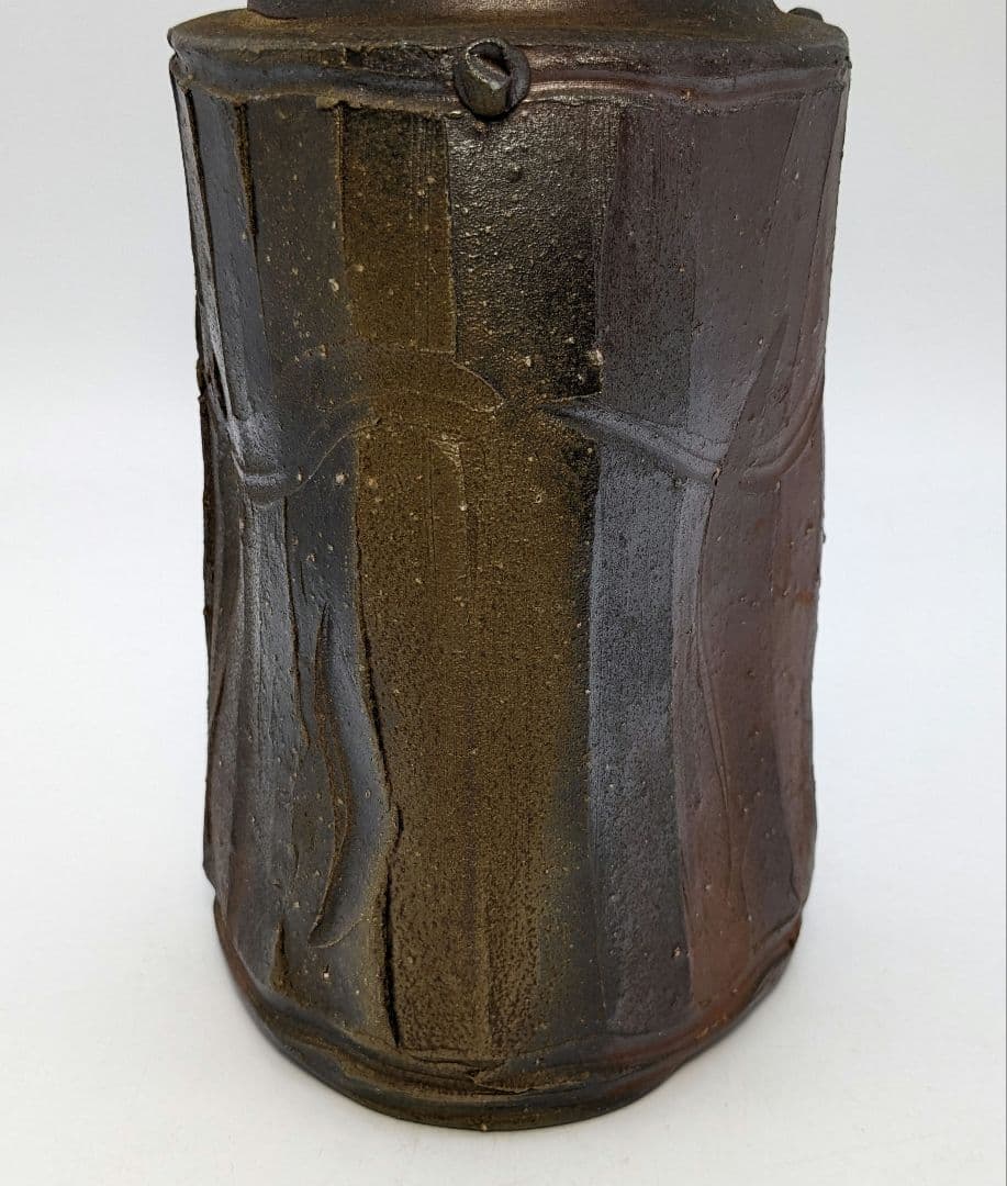 西川政美 備前焼 三角面取擂座花入 共箱共布栞 花器 花瓶 フラワーベース 置物