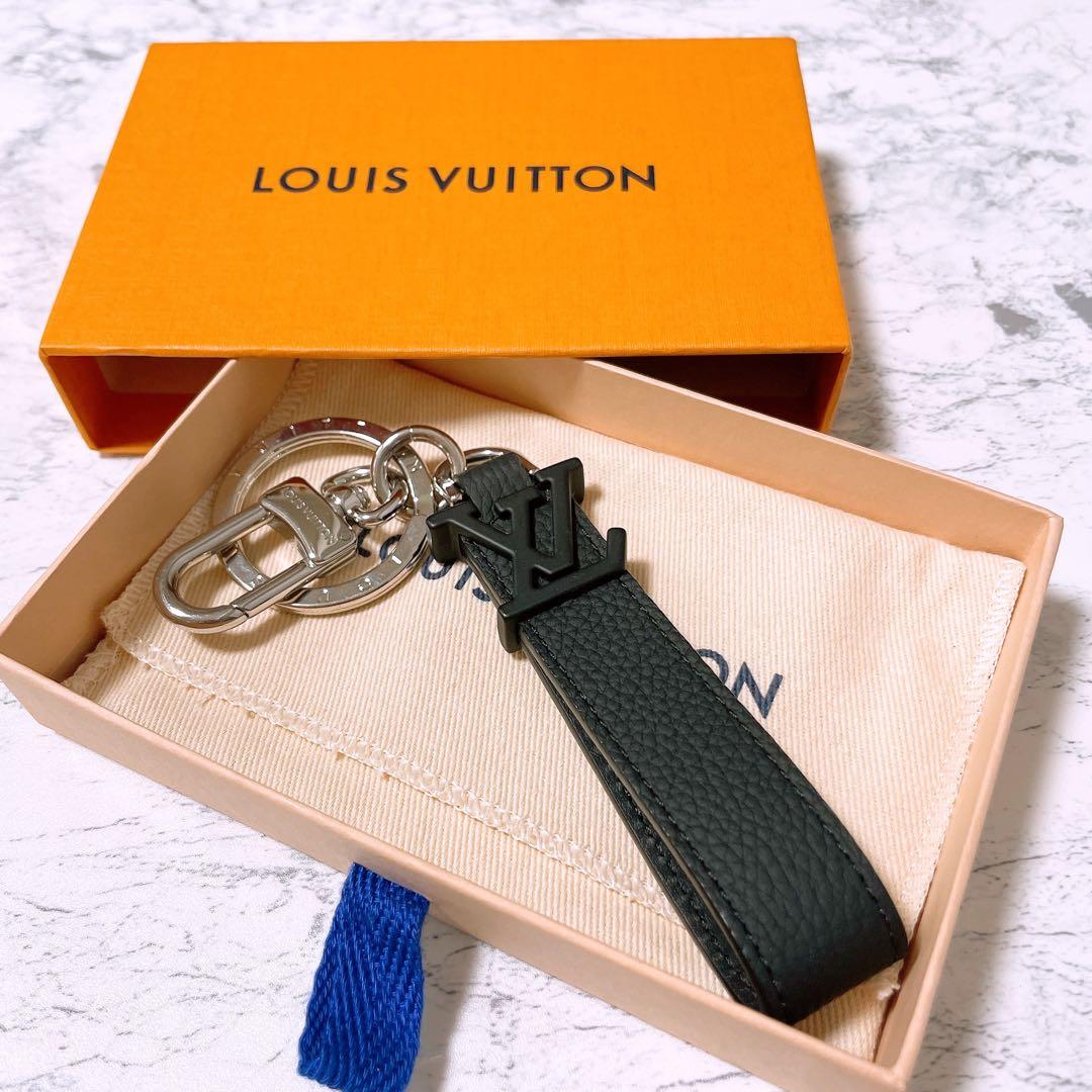 ルイヴィトン Louis Vuittonキーリング レザー M01194