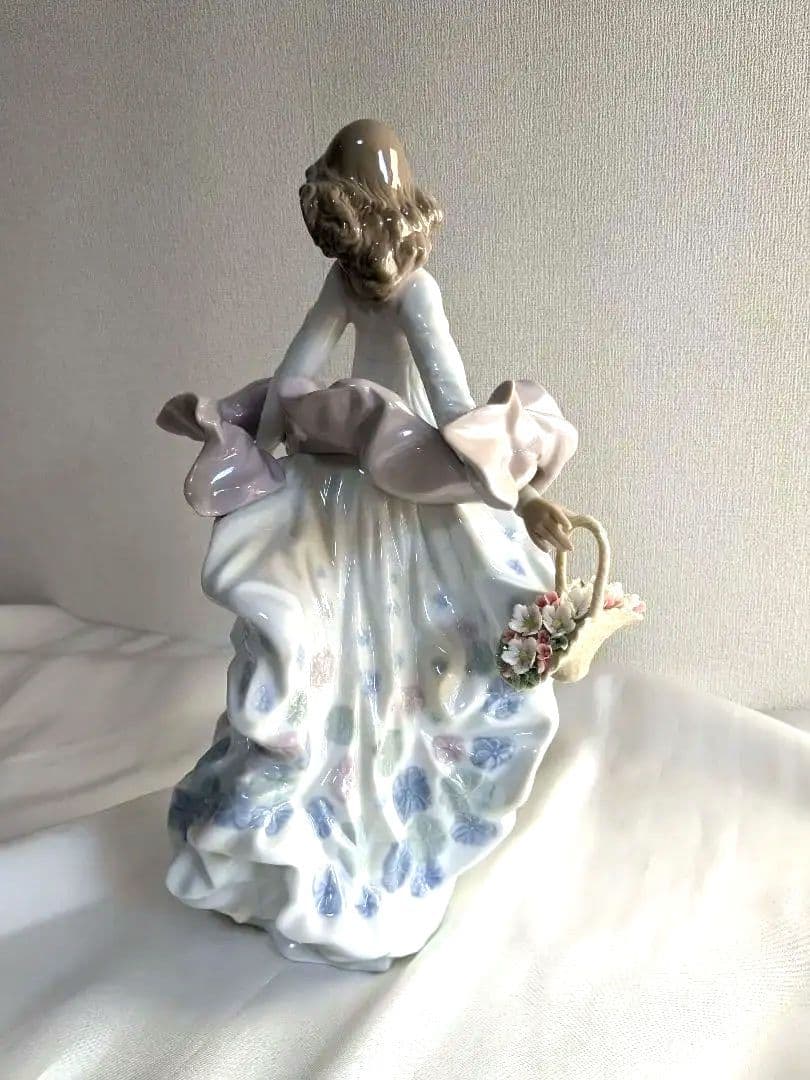 スペイン製 LLADRO リヤドロ 5898 春の輝き 置物